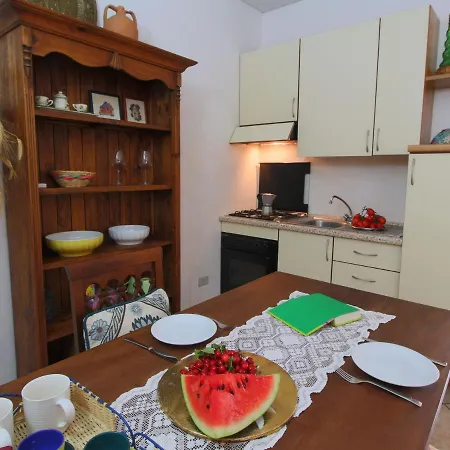 펜션 Vintage Farmhouse In Grosseto With Jacuzzi